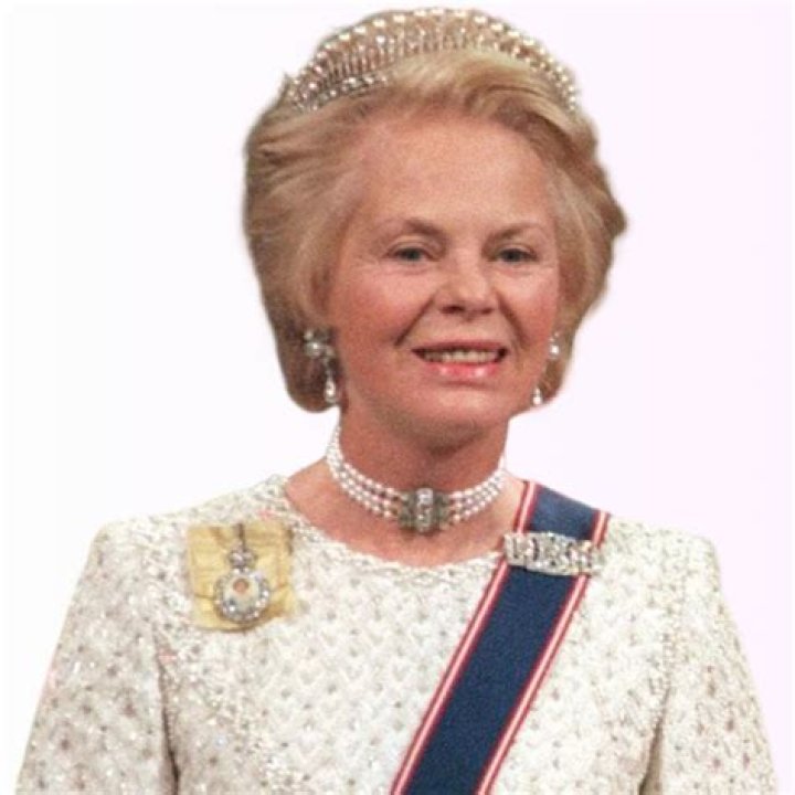 Adrienne Barbeau Biography, Age, Height, Husband, Net Worth, Family ·