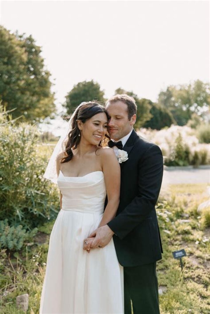 Uncover The Extraordinary: Alison Victoria's Wikipedia Unveiled