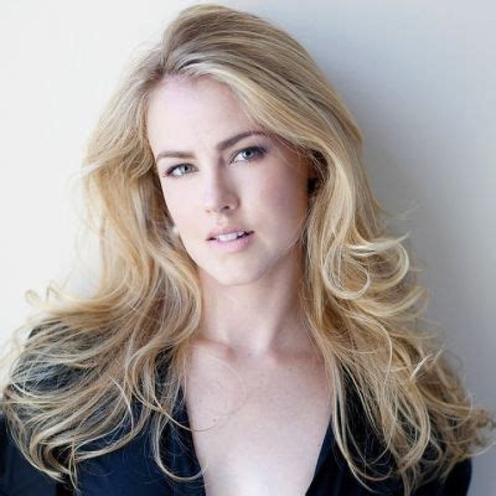 Amanda Schull Bio (Wiki) ·