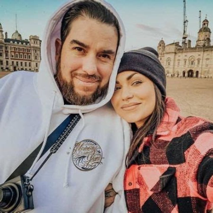 American Makeup Artist Bailey Sarian's Married Life Details ·