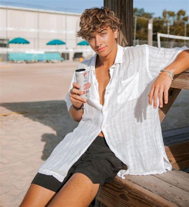 An American actor, Gavin Leatherwood is still living a single life as there's no records of him dati ·