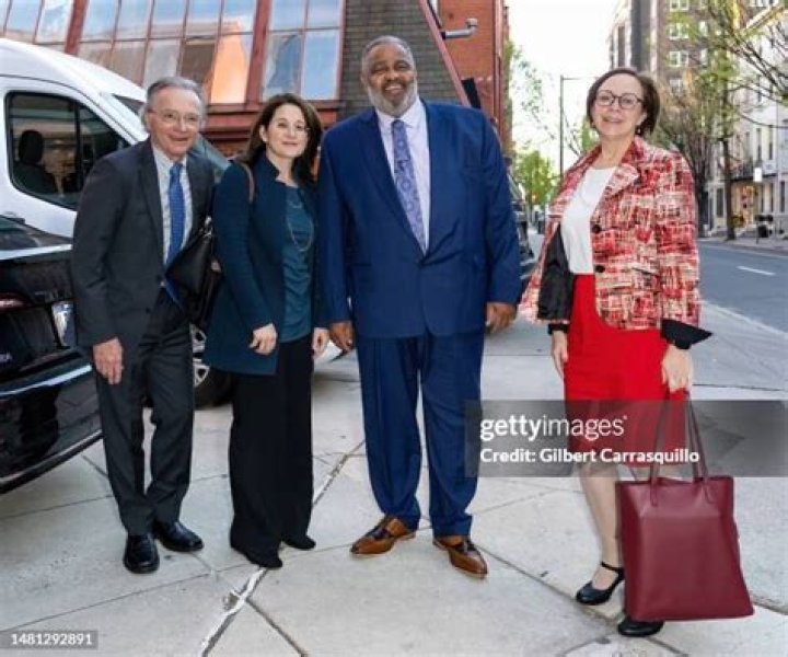 Anthony Ray Hinton Biography, Age, Height, Wife, Net Worth, Family ·