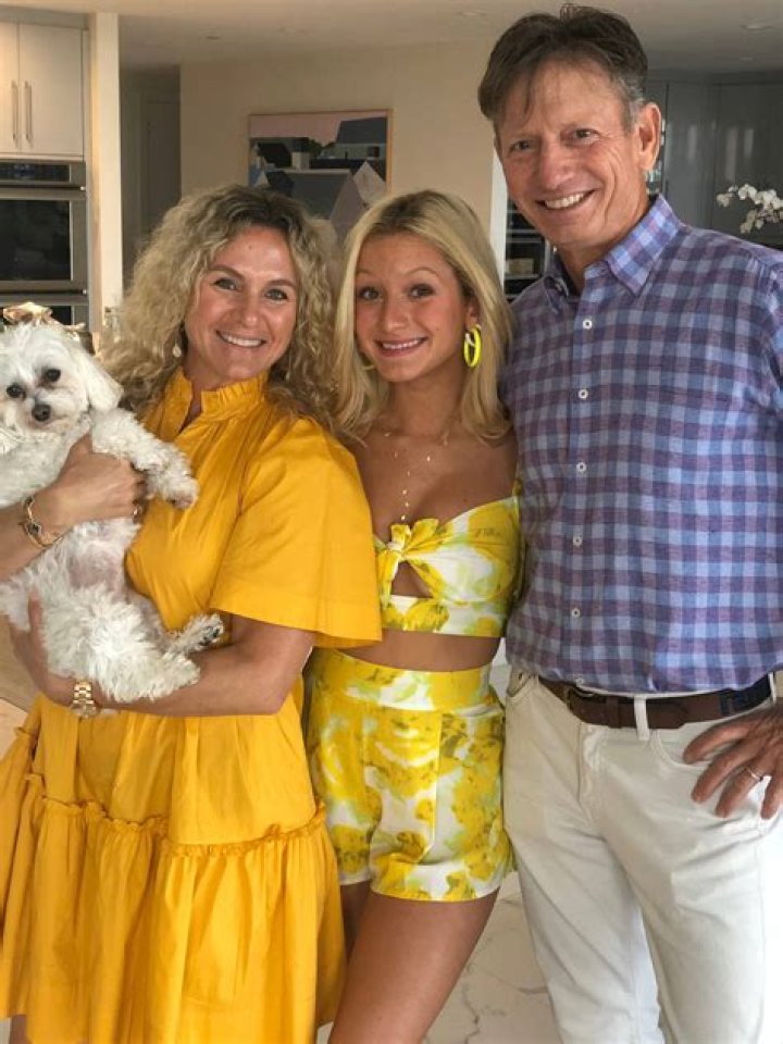 Brad Faxon and Wife Dory Faxon Gushes Over 4 Beautiful Daughters ·