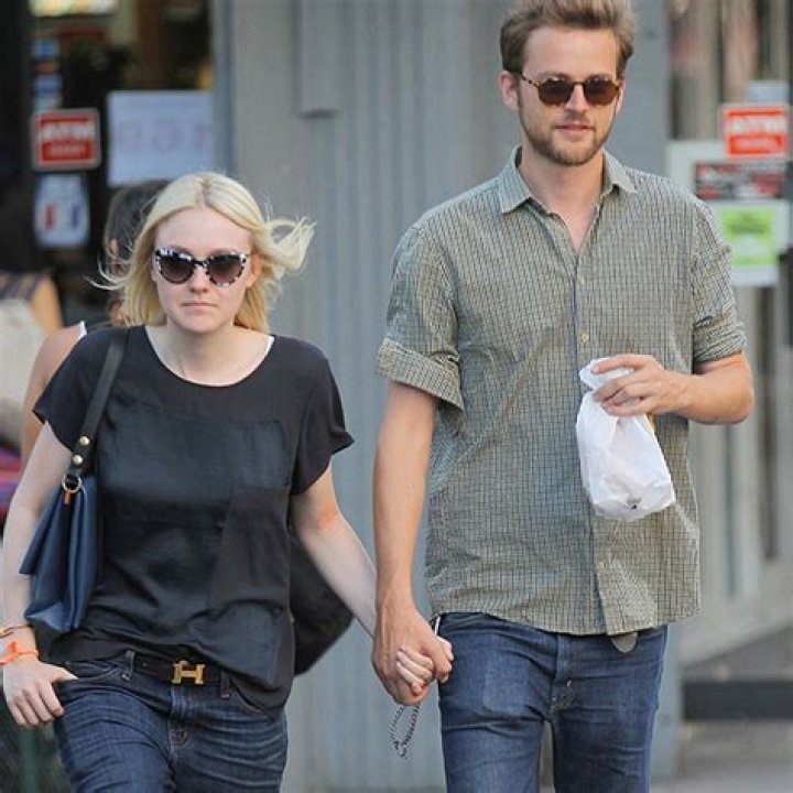 Dakota Fanning's Current Relationship Status: A Spotlight Into Her Dating Life