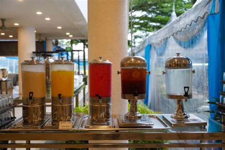 The Sober Truth About Jimmy Buffett's Drinking Habits