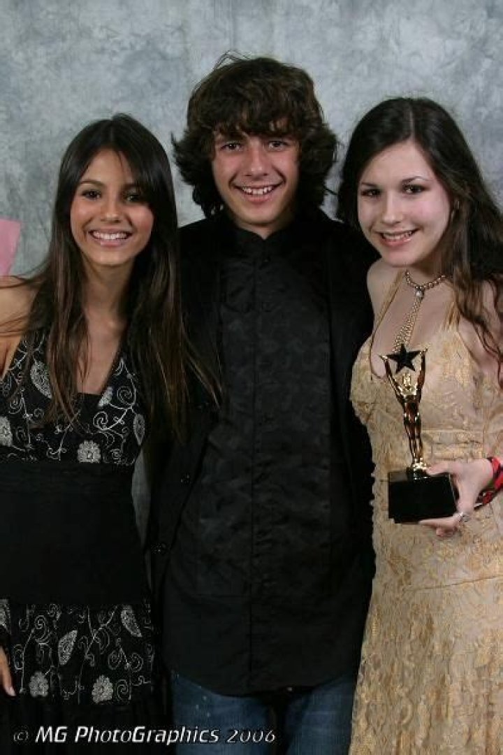 Unraveling The Truth Behind Erin Sanders And Matthew Underwood's Relationship