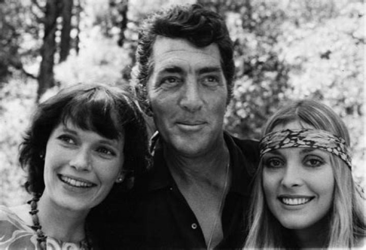 Is Jason Momoa Gay or Bi? Look at His Sexuality and Married Life ·