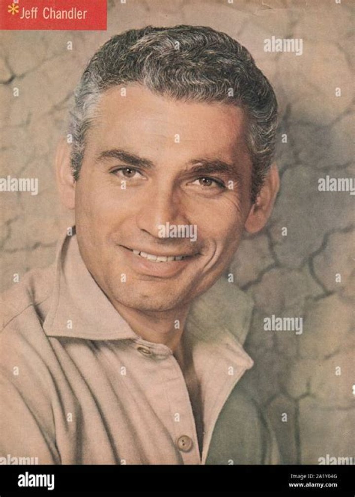 Jeff Chandler Death, Bio, Wiki, Wife, Daughters, Net worth, Height, Movies and Grandchildren ·