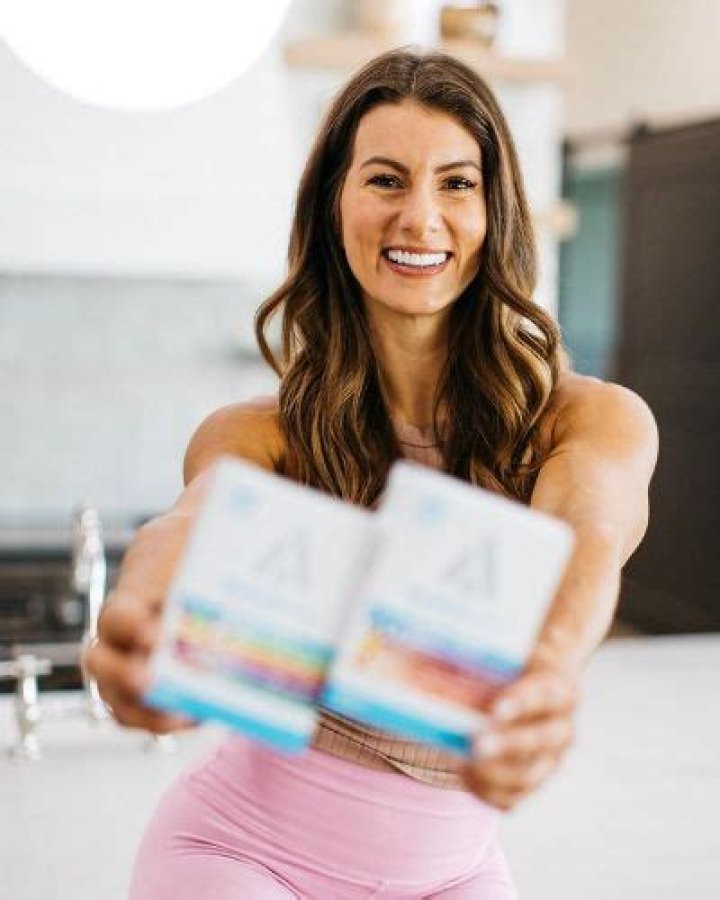 Jennifer Widerstrom - Inside Story Of The Biggest Loser Trainer's Life ·