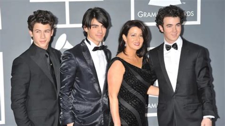 Kevin Jonas Sr.'s Surprising Vocals: The Jonas Brothers' Secret Weapon