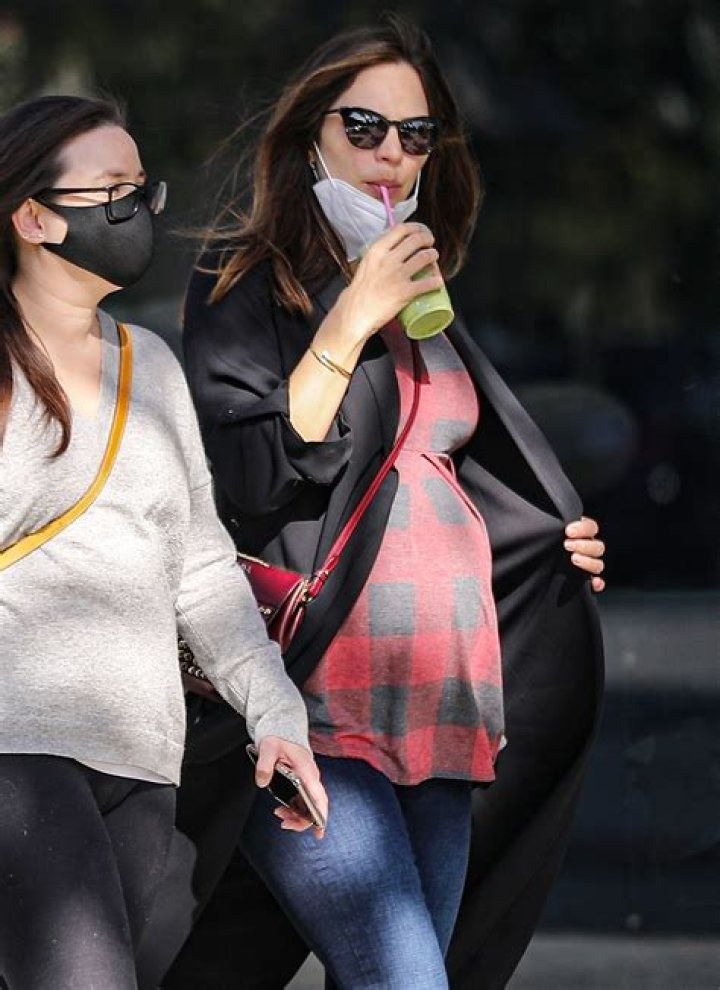Katherine McPhee Pregnant And Hopping For A House Bunny