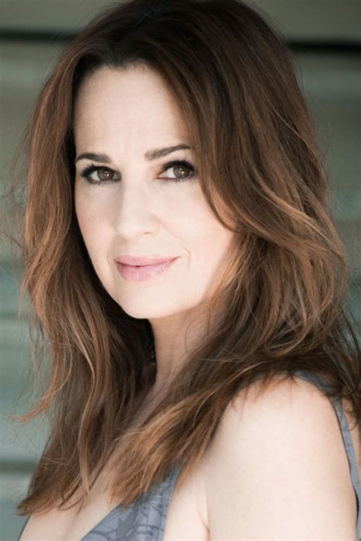 Paula Marshall Bio (Wiki) ·