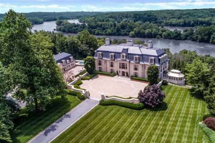 Revealed! Raymond Huger: old Potomac mansion, his new Great Falls house and the reason of their relo