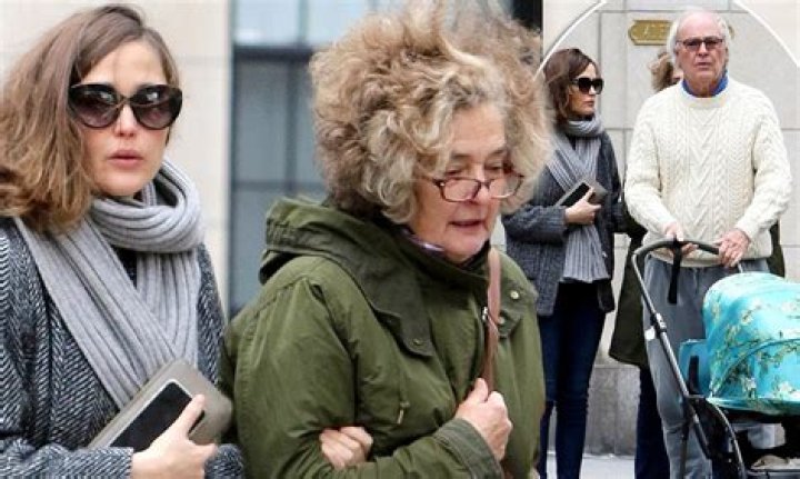 Meet Rose Byrne Parents Robin And Jane Byrne Religion And Ethnicity