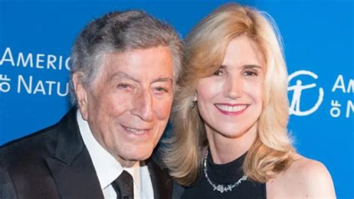 Wiki, Bio, Age, Height, Wedding ·