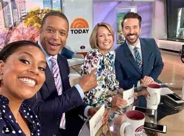 The 44 aged NBC News reporter Joe Fryer is dating his partner Peter Brlylinke ·