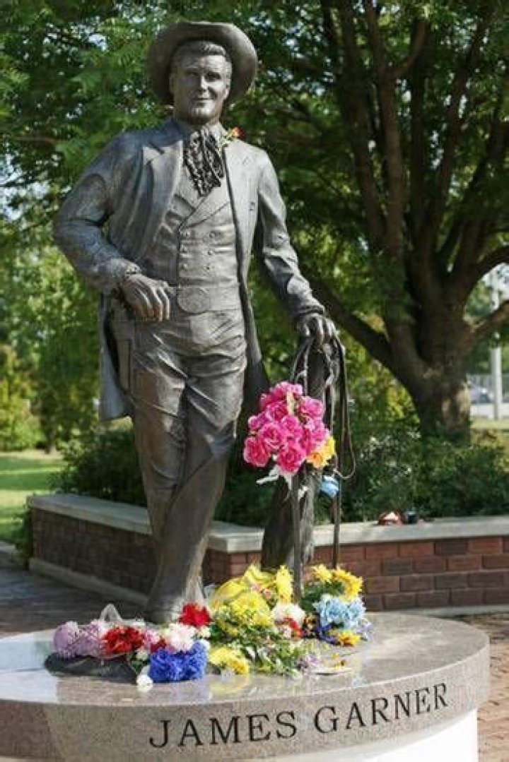 Unveiling The Final Resting Place Of Hollywood Legend James Garner