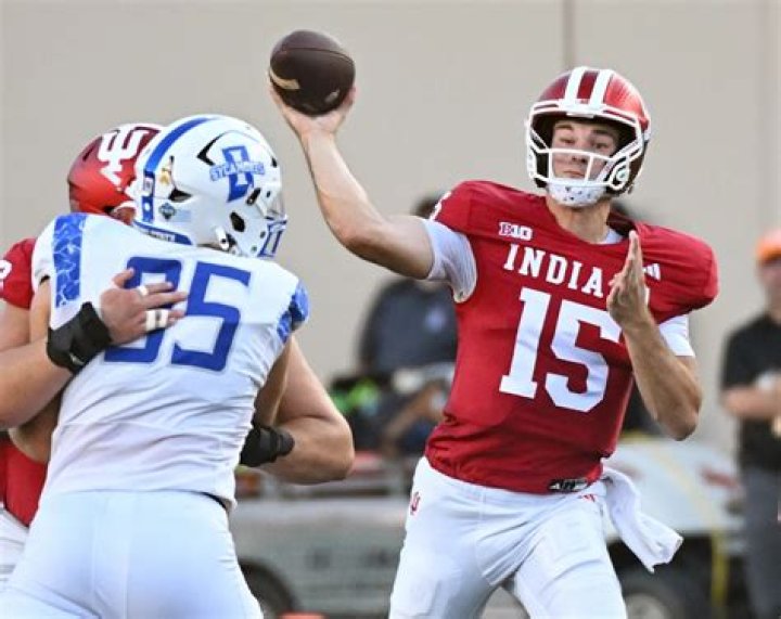 Who Are Enya Umanzor Parents? Youtuber With Mixed Ethnicity Might Have Higher Connections