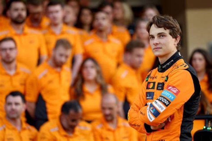 Who are Oscar Piastris parents?