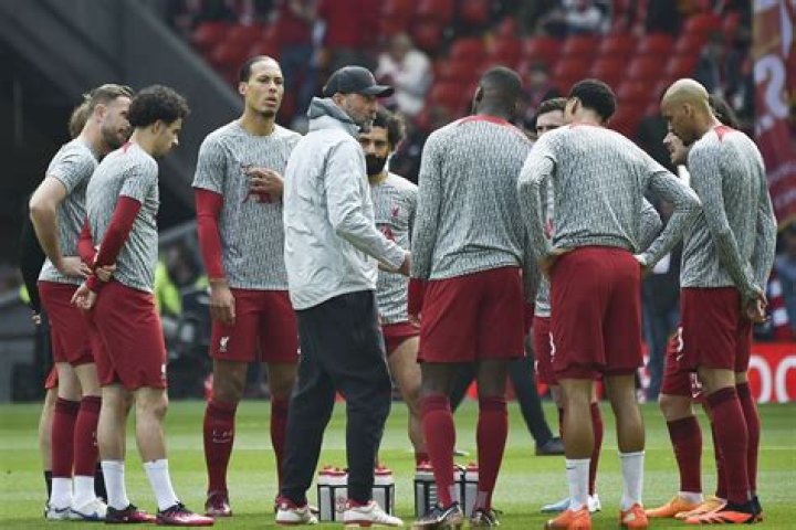 Who are Steve Johnson coaches Peter Smith and Marc Lucero?