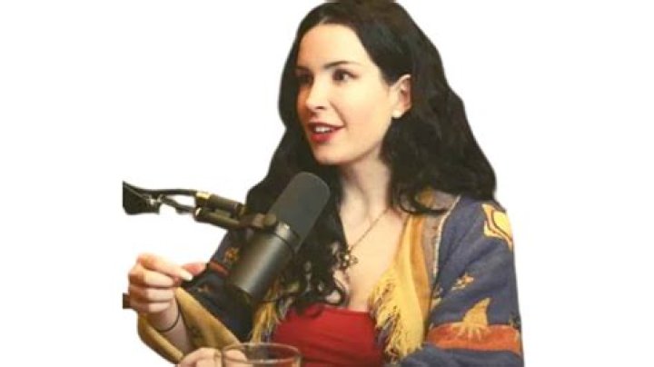 Who is Aella from the Lex Fridman Podcast as she goes viral on Twitter and Reddit