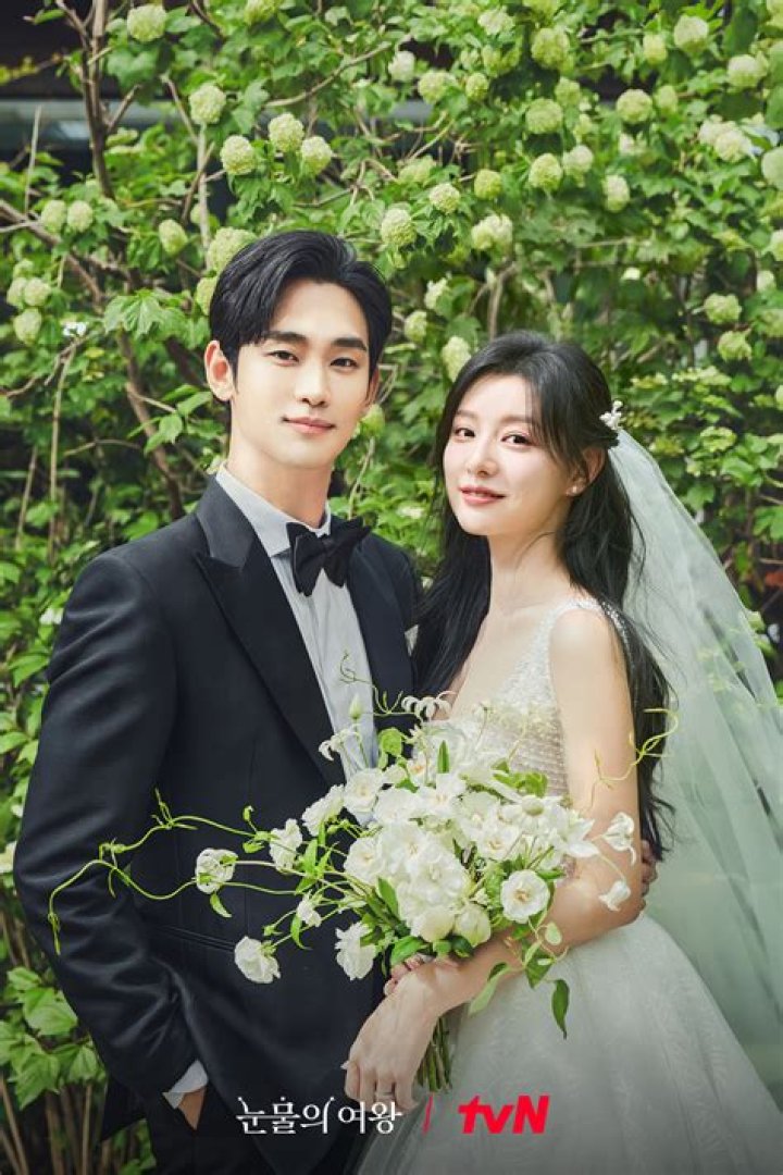 Unveiling The Enigma: Who Is The Sister Of Kim Soo Hyun?