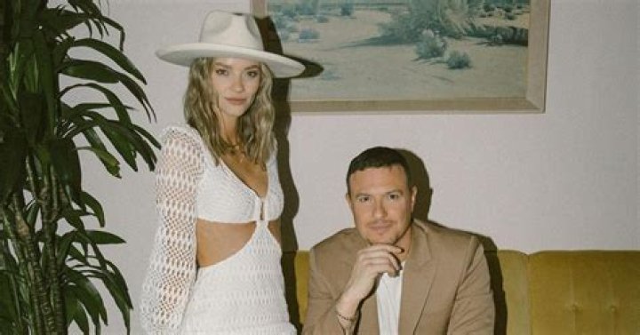 Discover The Hidden Truths Behind "Who Is Tracy Gold's Husband"