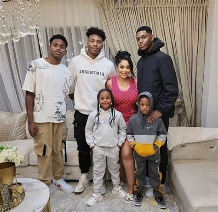 Zari Hassan Skin Bleaching Claims, True Or False? Age Height And Body Measurements